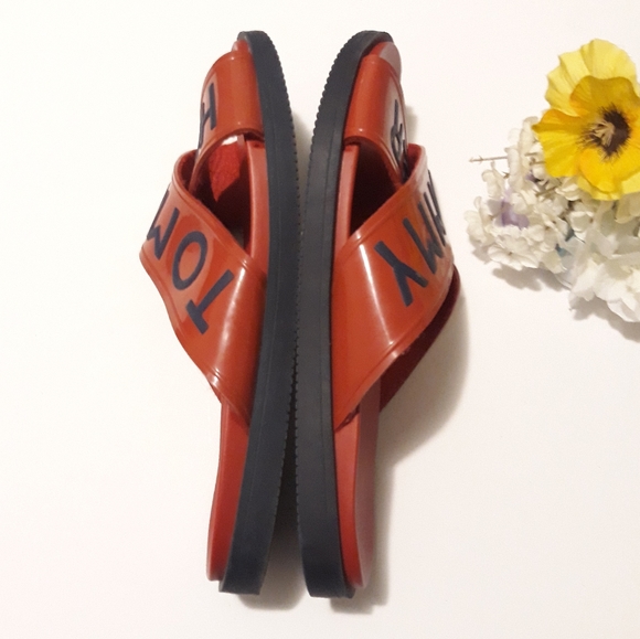 tommy hilfiger sonyah slides